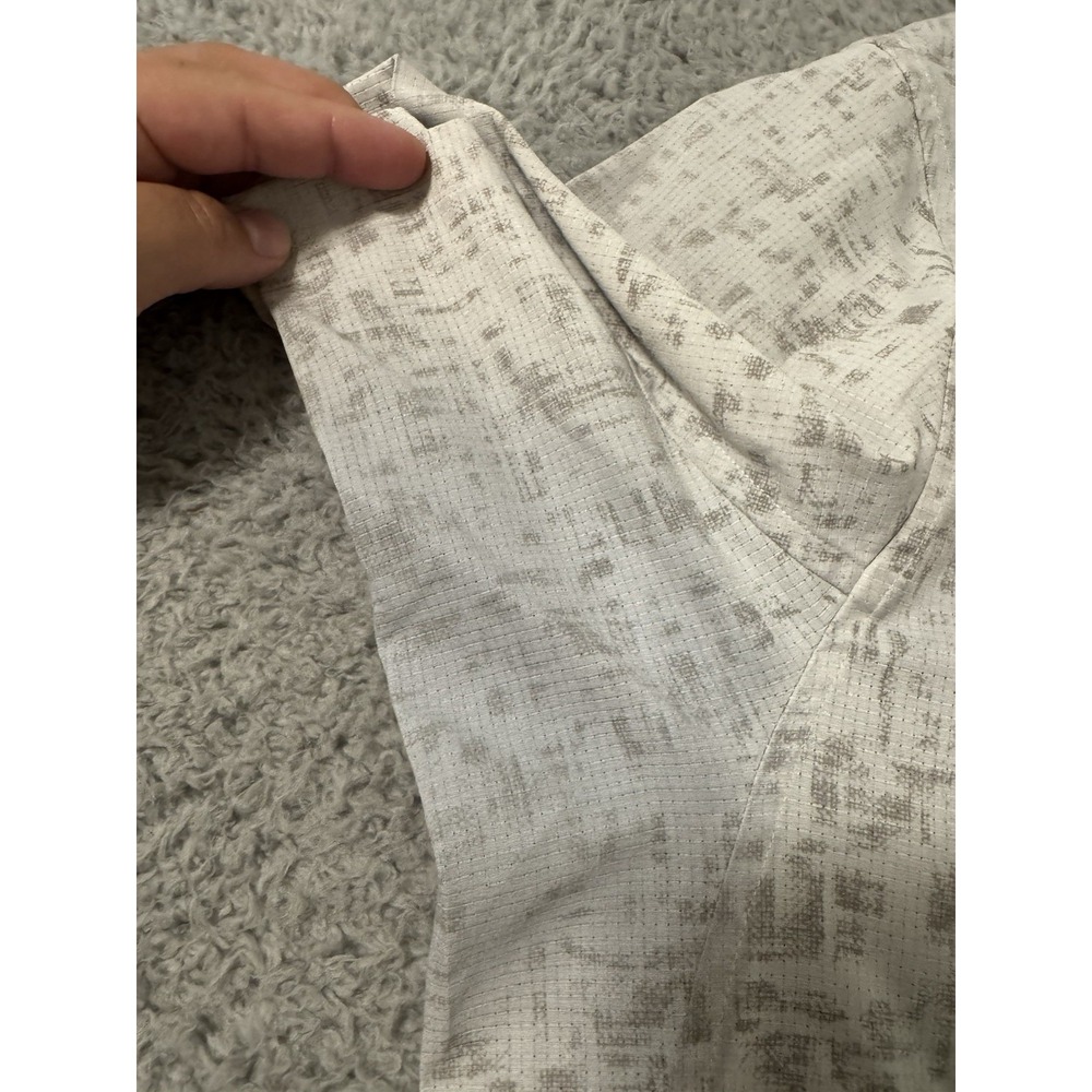 LULULEMON Airing Easy Button Down Shirt Mens Stretch Print Golf Beach - Picture 2 of 8